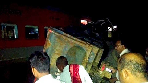 Kaifiyat Express derails in Auraiya district of UP, 21 injured