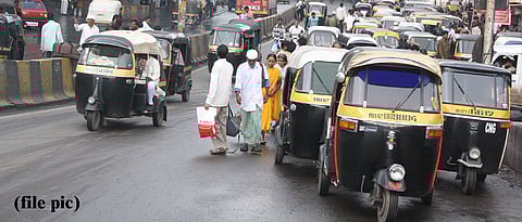 Auto drivers forced to leave auto stand from Pune junction: AAARS