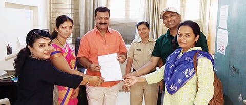 Local residents volunteering for managing traffic at Ravet Chowk