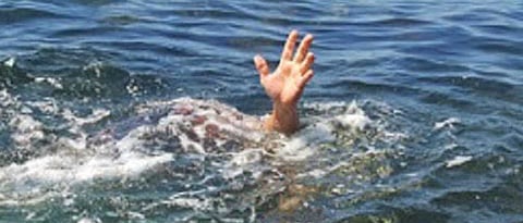 Siblings drown while trying to save mother