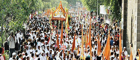 Decline in no. of warkaris this year