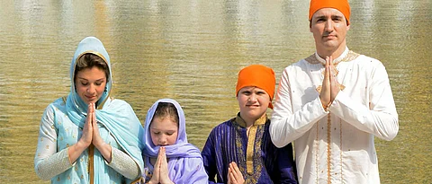 Trudeaus offer prayers at Golden Temple, perform 'sewa'