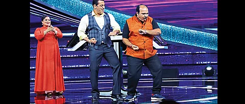 Dancing uncle steals the show