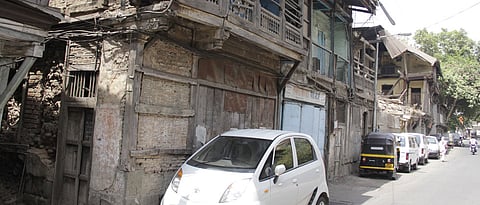 Coronavirus Pune: Owners of dilapidated structures appealed to vacate premises
