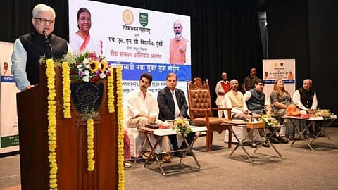 Maharashtra Governor Shri Jishnu Dev Varma addresses a jam-packed auditorium after launching the NoToDrugs.in portal & administering the collective pledge to students