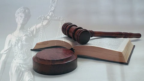 The Umpire as a Jurist; a jurisprudential analogy