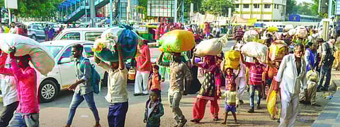 India’s migrant workers are facing the brunt of COVID-19 chaos