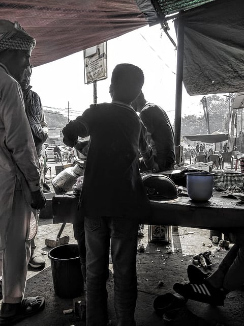 Aligarh’s Dhaba Culture is Normalising Child Labour: Right to Education and Child Labour laws