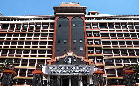 Media must report matters of public importance to make society more vigilant, says Kerala HC; quashes criminal defamation case against Malayala Manorama