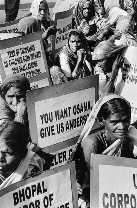 Victims of Bhopal disaster march in September 2006. Credit: Wikimedia Commons.