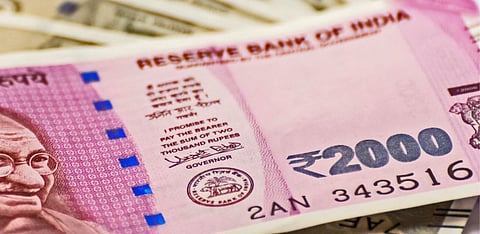 Should banks ask for ID before exchanging ₹2000 notes? Delhi HC to decide.