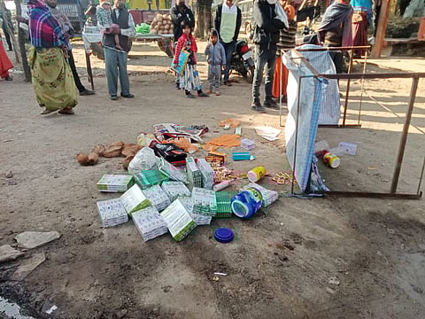 दलित दुकानदार की तोड़ी गई दुकान