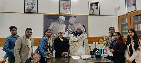 दलित-आदिवासी साहित्यकारों को मिले प्रतिनिधित्व