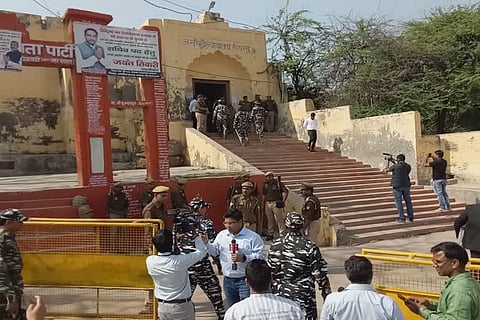 हाथरस कांड: पीड़ित परिवार का आरोप, कोर्ट का फैसला राजनीति से प्रभावित