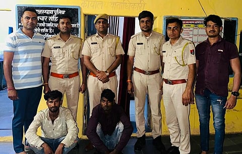 पुलिस गिरफ्त में दो आरोपी