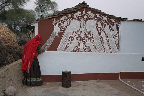 राजस्थान: जनजातीय कला एवं परम्परा 'मांडना' के संरक्षण पर सरकार का सकारात्मक रुख