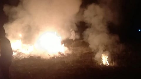 जलते हुए फसल