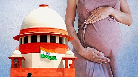 समलैगिंकों और लिव-इन पार्टनर को सेरोगेसी का लाभ देना सही नहीं: केंद्र