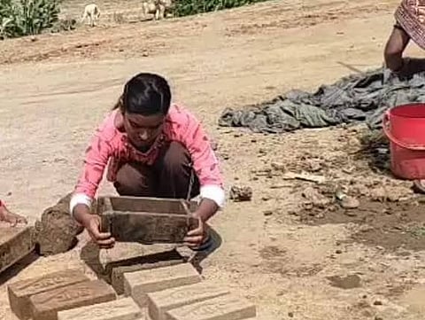 छतीसगढ़: 'ईंट-भट्ठे' में काम कर क्वालीफाई की 'नीट', बनेगी डॉक्टर!