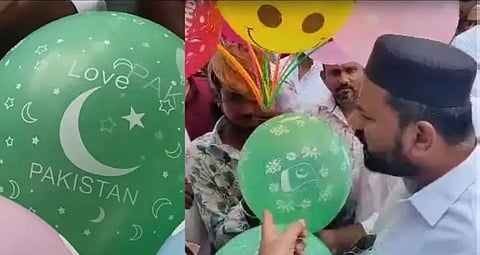 'हम तो चांद और हरा रंग देखकर बेच रहे थे गुब्बारे' — पाकिस्तानी प्रतीकों के गुब्बारे बेचने वाले पिता पुत्र पर मामला दर्ज
