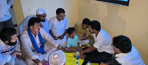 जयपुर में असगर के परिवार के साथ भीम आर्मी चीफ चन्द्रशेखर आजाद