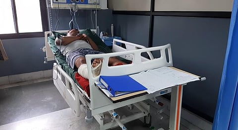 पीड़ित युवक का अस्पताल में हो रहा इलाज