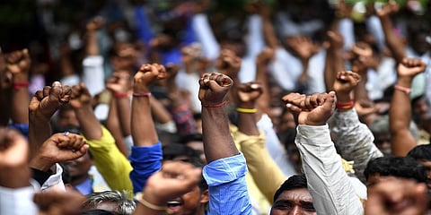तेलंगाना: दलित बंधु योजना में अपात्रों का पंजीकरण, अनदेखी पर आक्रोशित हुआ दलित समाज