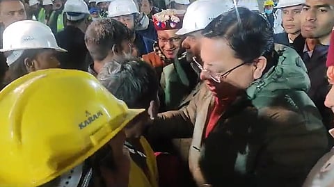 उत्तरकाशी टनल हादसा: 17 दिन बाद मिली सफलता, सभी 41 श्रमिक टनल से निकाले गए