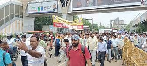 जयपुर में पत्रकार सुरक्षा कानून के लिए पैदल मार्च करते जर्नलिस्ट