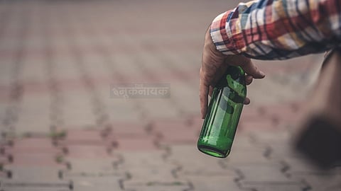 न्यूज़ ब्रीफ: नशे की हालत में स्कूल पहुंचे सहायक अध्यापक वीडियो वायरल