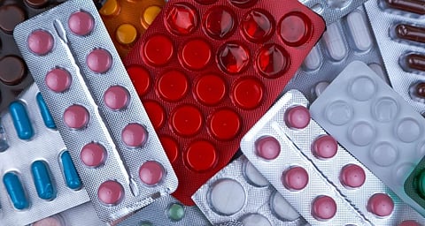 क्या दिल्ली के सरकारी अस्पतालों में सप्लाई हो रही हैं नकली दवाइयां?