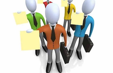 मध्य प्रदेश: प्रतिवर्ष दो लाख युवा करा रहे बेरोजगारी पंजीयन, कैसे मिलेगा सब को रोजगार?