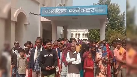 मध्य प्रदेश: पीढ़ियों से सामाजिक बहिष्कृत परिवारों ने कलेक्टर से ईसाई धर्म अपनाने की मांगी अनुमति, जानें पूरा मामला