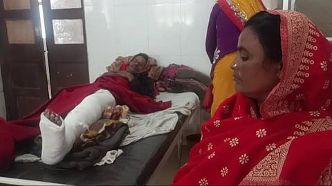 मध्य प्रदेश: पहले जमीन पर अवैध कब्जा फिर आदिवासी युवक की जान लेने की कोशिश!