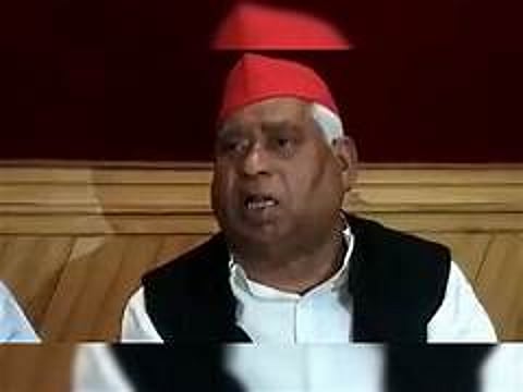 अवधेश प्रसाद को सपा ने उसी अयोध्या (फैजाबाद लोकसभा सीट) से मैदान में उतारा है जहां श्रीराम का मंदिर बनाकर भाजपा पूरे देश में अपने लिए माहौल बनाने में जुटी है।