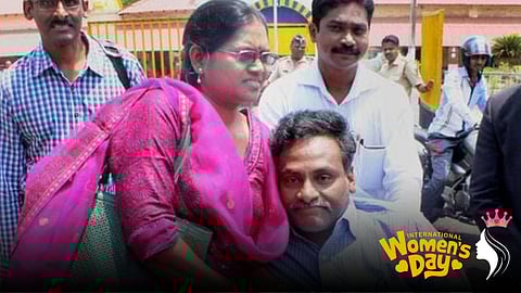 “यह दस साल के लगातार संघर्ष करने के बाद मिली जीत के आंसू हैं।”