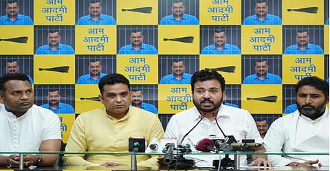 एमसीडी के प्रभारी दुर्गेश पाठक ने कहा कि मेयर का चुनाव कैंसिल करवाकर भाजपा ने दलित समाज का अपमान किया है.