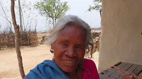 नेत्रहीन महिला रतिया.