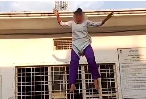 यूपी: दलित छात्रा के साथ हॉस्टल में भेदभाव, परेशान होकर छत से कूदी!