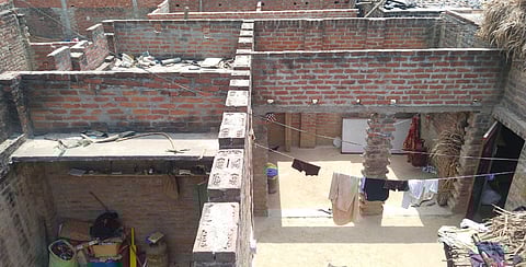 प्रधानमंत्री आवास योजना के तहत मिली राशि से संयुक्त परिवार के रहने के लिए बनाया घर.