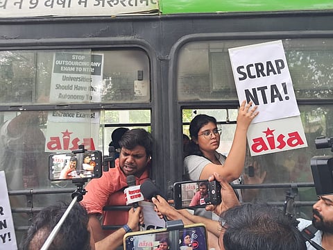 दिल्ली: NEET-UG पेपर लीक को लेकर जंतर-मंतर पर छात्रों का अनिश्चिकालीन धरना जारी, इस मांग पर अड़े