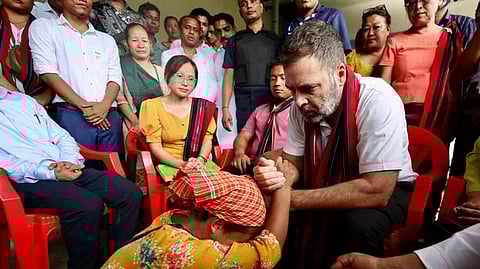 'मणिपुर में शांति वापस लाने के लिए आपके साथ काम करना चाहता हूं', राहुल गांधी ने राहत शिविरों में जिंदगी गुजार रहे लोगों की ली सुधि
