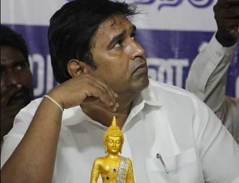 पिछले 15 सालों से आर्मस्ट्रांग ने नियमित रूप से बौद्ध सम्मेलन आयोजित किए, बौद्ध विवाह करवाए और बहुत से बच्चों को काउंटर कल्चर और अंबेडकरवाद की ओर आकर्षित किया।