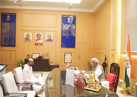 विधायक कमलेश्वर डोडियार ने राज्यपाल से की मुलाकात।