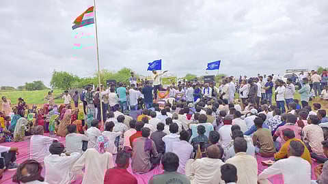 कच्छ जिले के रापर तहसील के बेला और नंदा गांव में 200 एकड़ जमीन दलित समुदाय को सौंप दी गई।