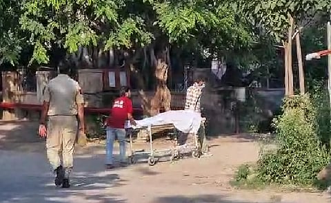 देवराज की मौत के बाद शव को मोर्चरी में शिफ्ट किया गया