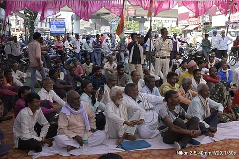 मध्य प्रदेश: रीवा में SC कांग्रेस IG कार्यालय का किया घेराव, दलित महिला से रेप के आरोपी के गिरफ्तारी की मांग को लेकर प्रदर्शन