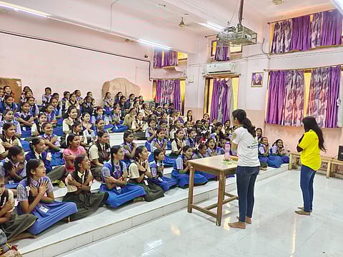 18.8% लड़कियों ने बताया वे मासिक धर्म उत्पादों जैसे पैड का सही ढंग से उपयोग करना नहीं जानती हैं, और 17.1% को मासिक धर्म की अवधारणा के बारे में जानकारी नहीं थी।