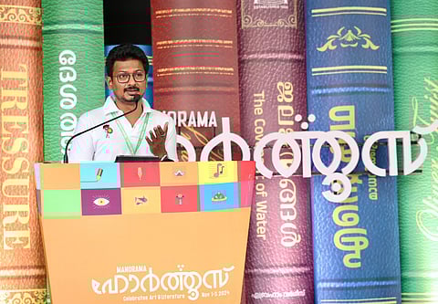 स्टालिन ने तमिल भाषा और संस्कृति की रक्षा का मुद्दा भी उठाया।