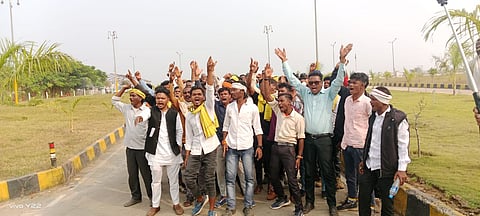 MP: सिवनी में रोजगार और पानी की मांग को लेकर आदिवासी परिषद ने किया पावर प्लांट का घेराव